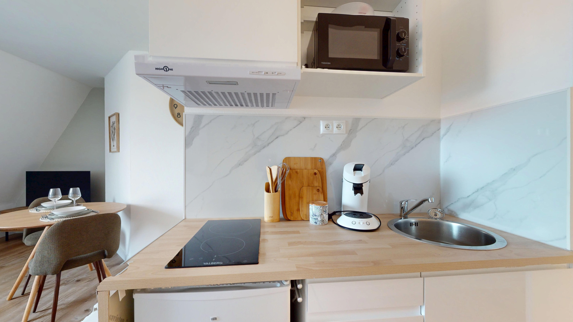 JEAN JACQUES ROUSSEAU A