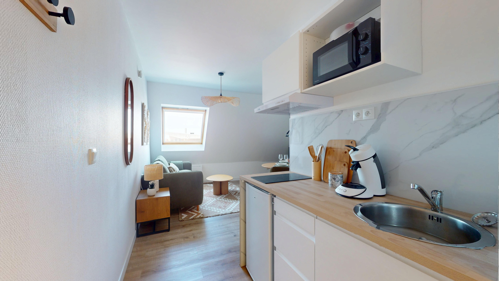 JEAN JACQUES ROUSSEAU A